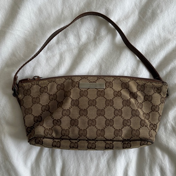 COPY - Authentic Gucci Boat Pochette - Picture 6 of 6